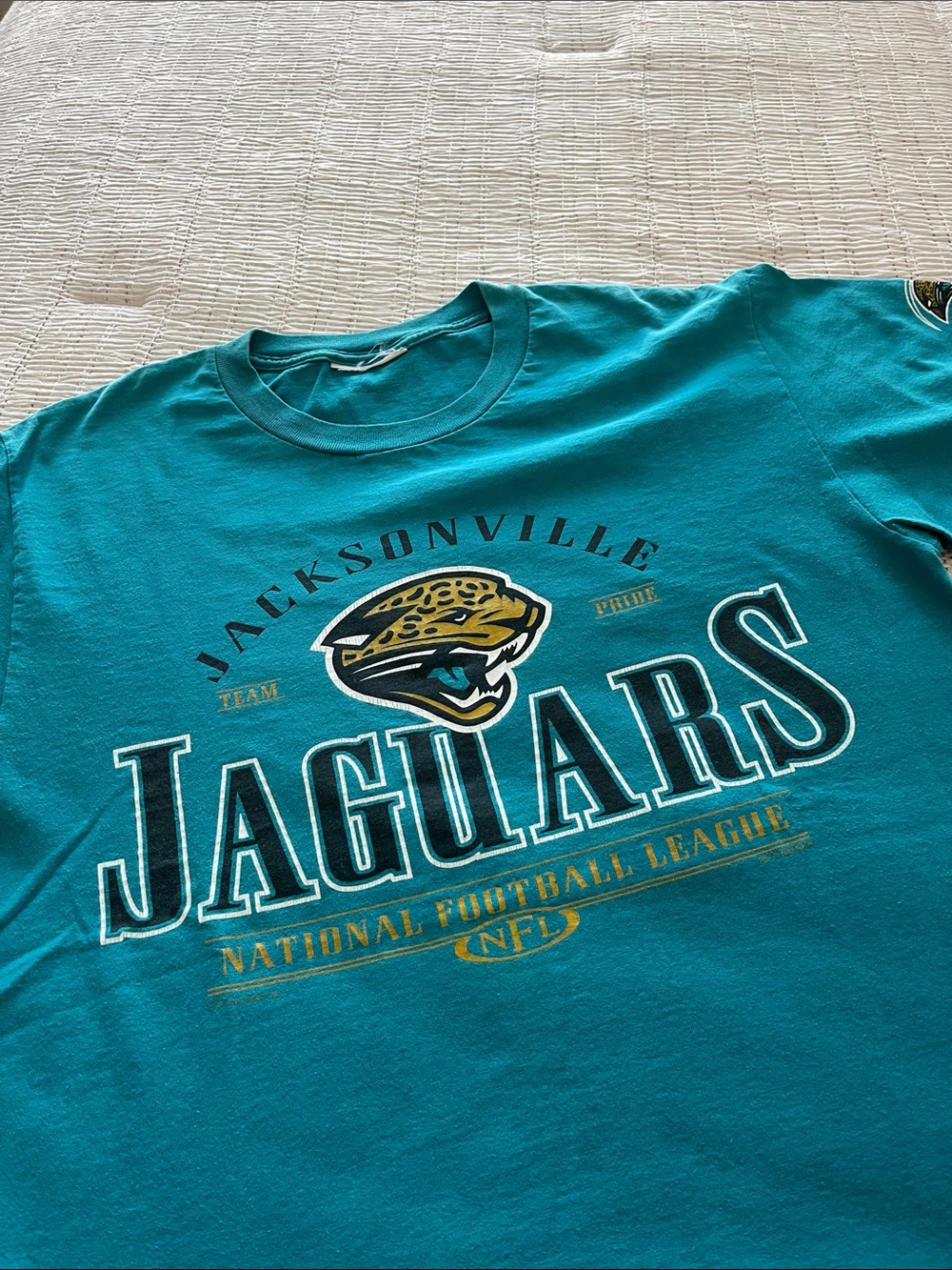 Jacksonville Jaguars vintage teal Graphic Team T-Shirt - Picture 6 of 6